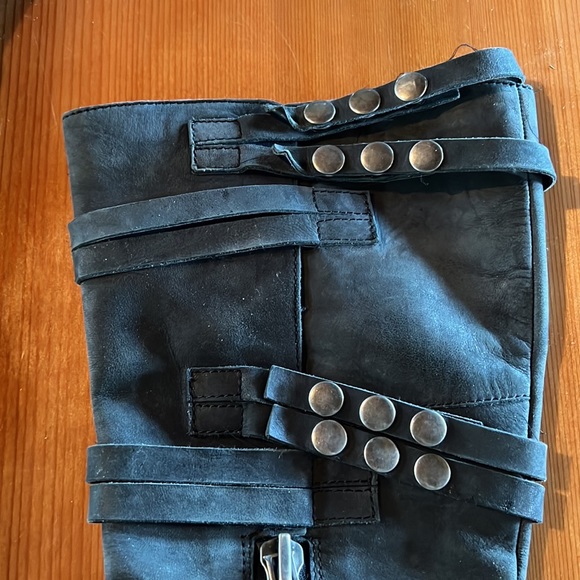 Nine West boots - Picture 2 of 5